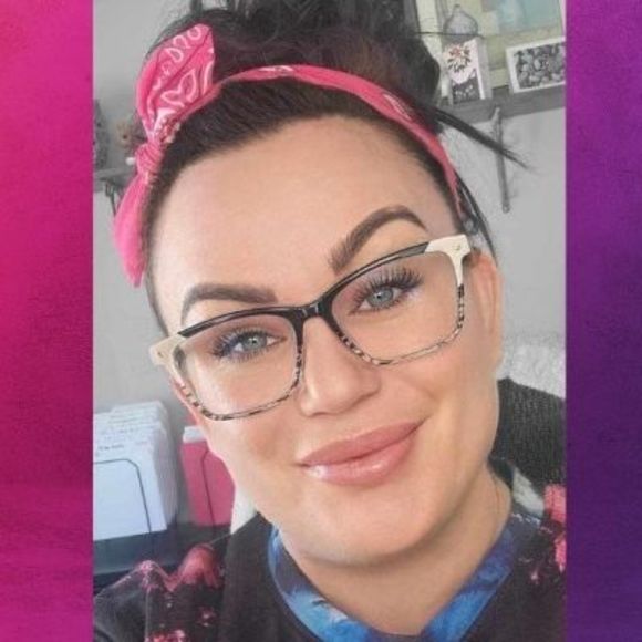 Meet your Posher, Leah - Picture 1 of 1